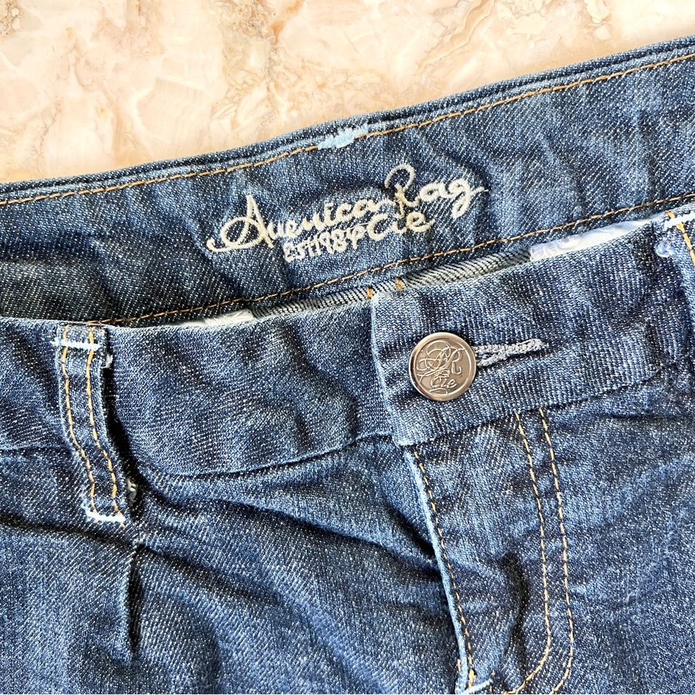 American Rag Spring Break Jean Short Shorts with Flattering Pleats and Curves 7 - Picture 7 of 7